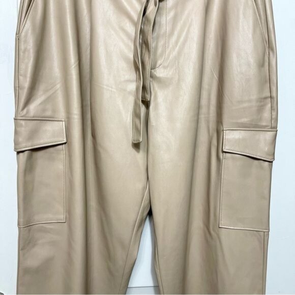 New PAIGE‎ Tami Cargo Pant Taupe Vegan Leather Size 10 - Picture 10 of 15